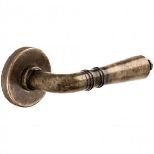 Дверная ручка Daniela (391/12-AF) античная отделка, на круглой розетке VIS Дверная ручка Daniela (391/12-AF) античная отделка, на круглой розетке VIS