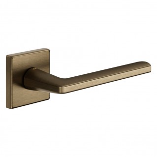 Дверная ручка Luce P 02 (LP14-ZGH) матовая бронза, на квадратной розетке VIS