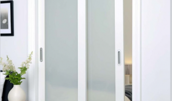 Переваги розсувних дверей для малогабаритних квартир